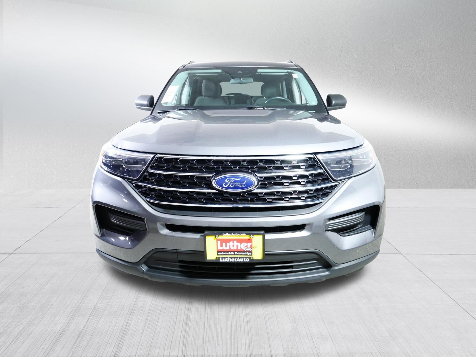 Used 2021 Ford Explorer XLT AWD/4WD image 2