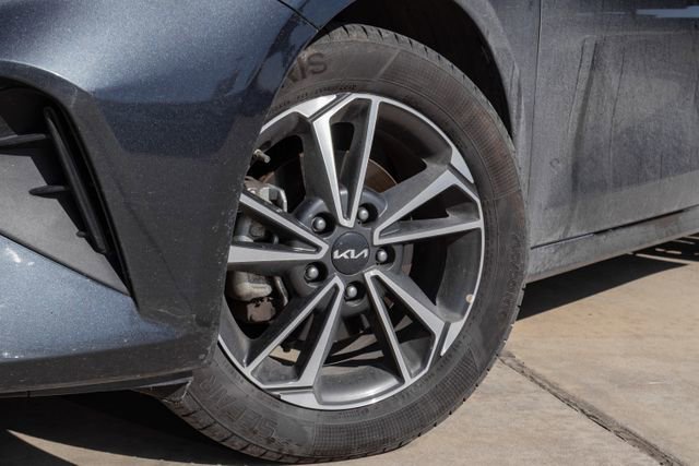 Used 2024 Kia Forte LXS image 2