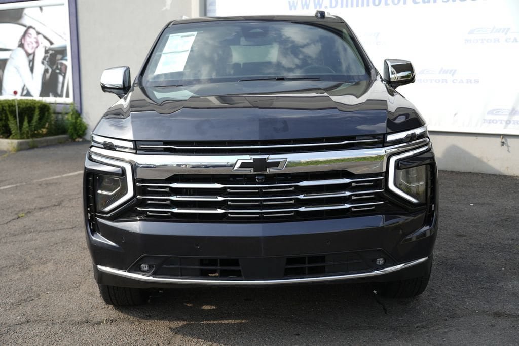 Used 2025 Chevrolet Suburban Premier AWD/4WD image 5