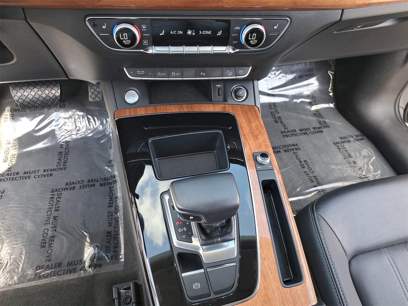 Used 2023 Audi Q5 2.0T Premium w/ Convenience Package image 22