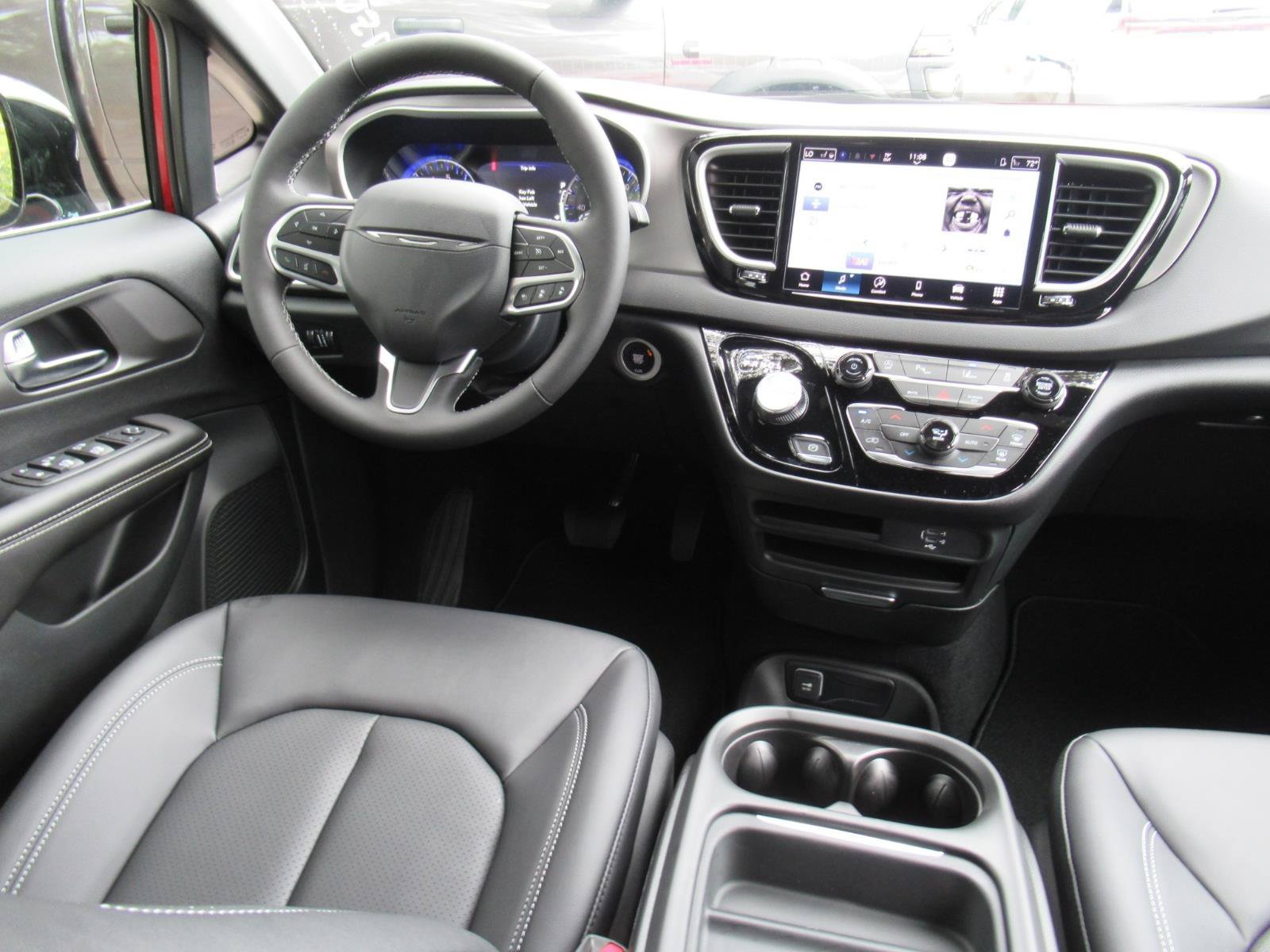 New 2027 Chrysler Pacifica LX FWD image 12