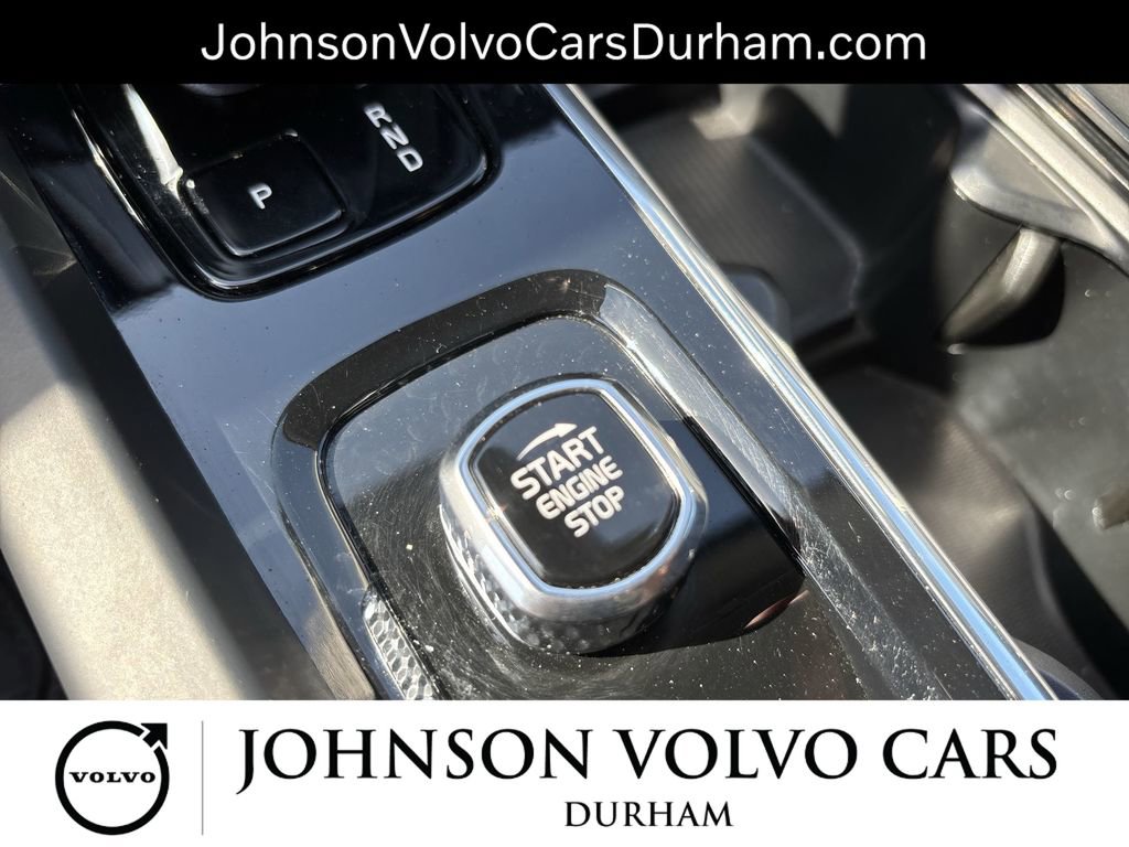 Used 2023 Volvo XC60 B5 Plus image 21