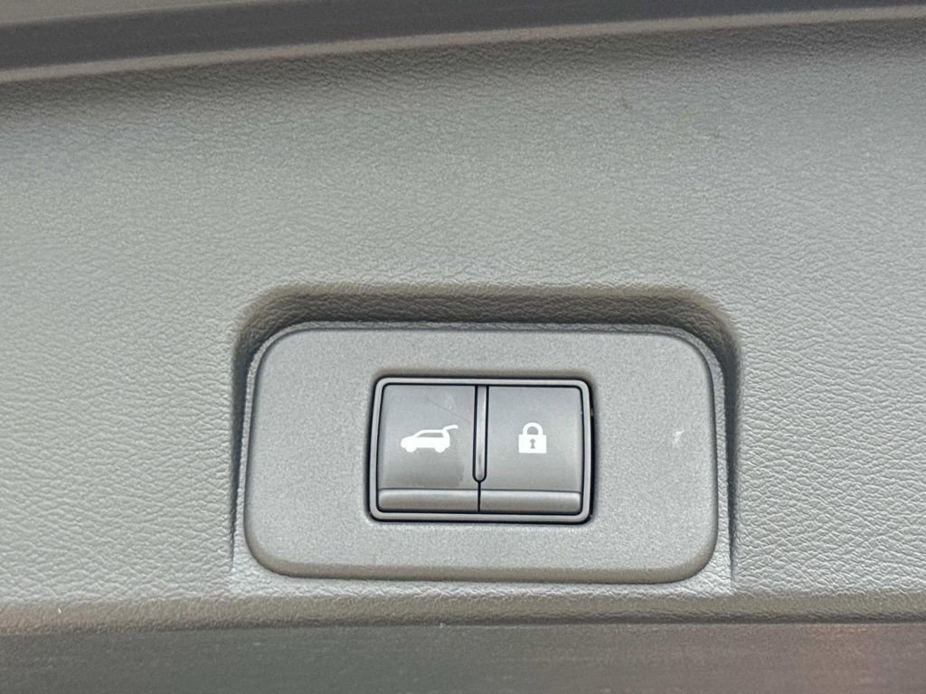 Used 2024 Nissan Rogue SV FWD image 13