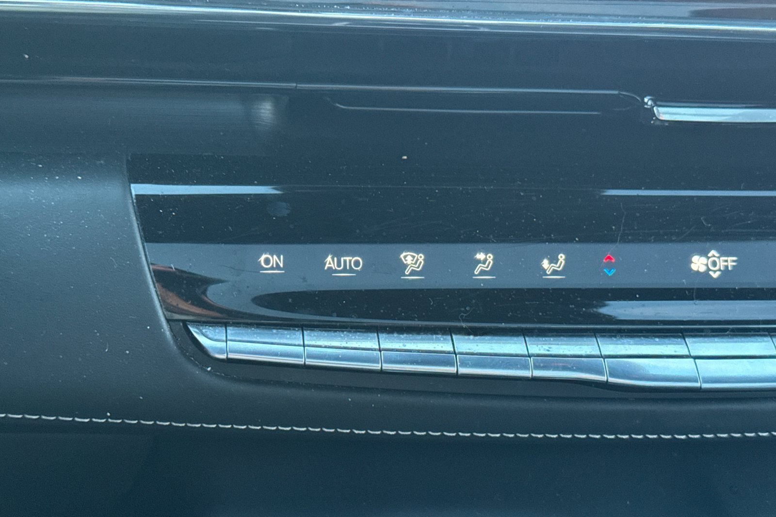 Used 2023 Cadillac Escalade Sport Platinum w/ LPO, ONYX Package image 29