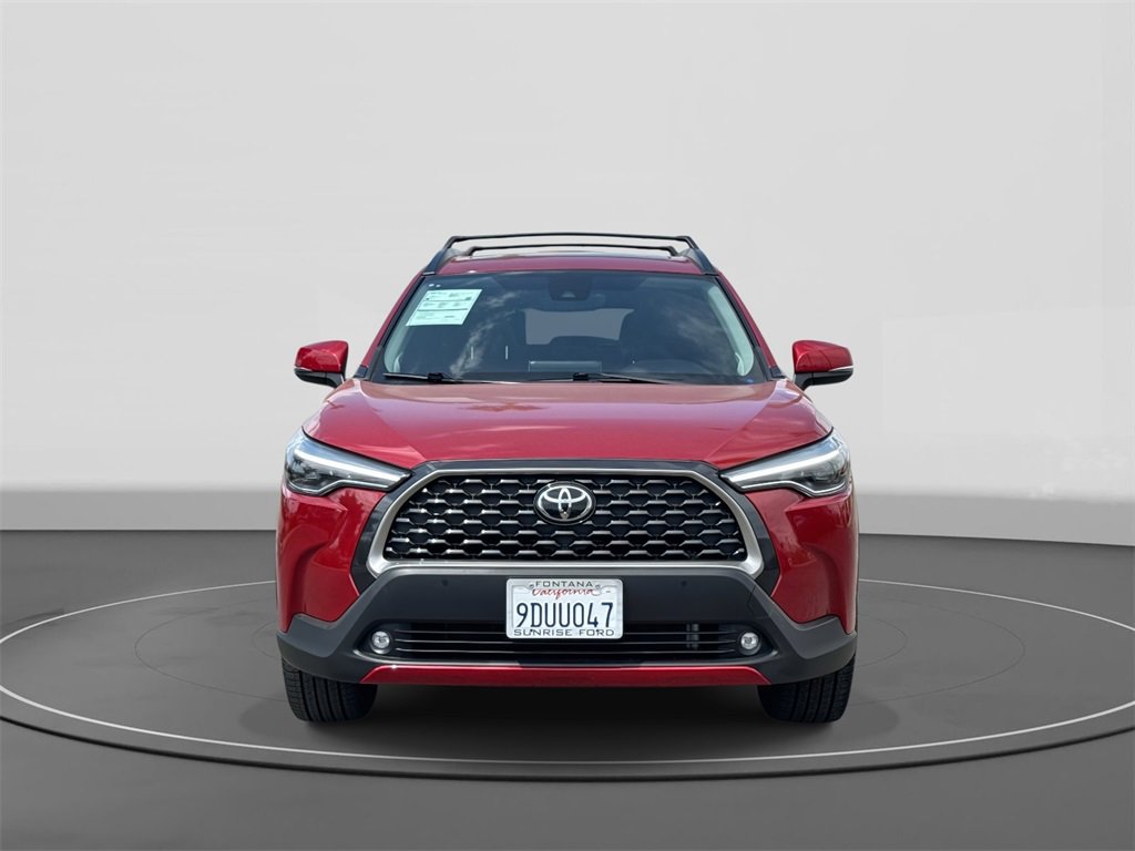 Used 2022 Toyota Corolla Cross XLE image 3