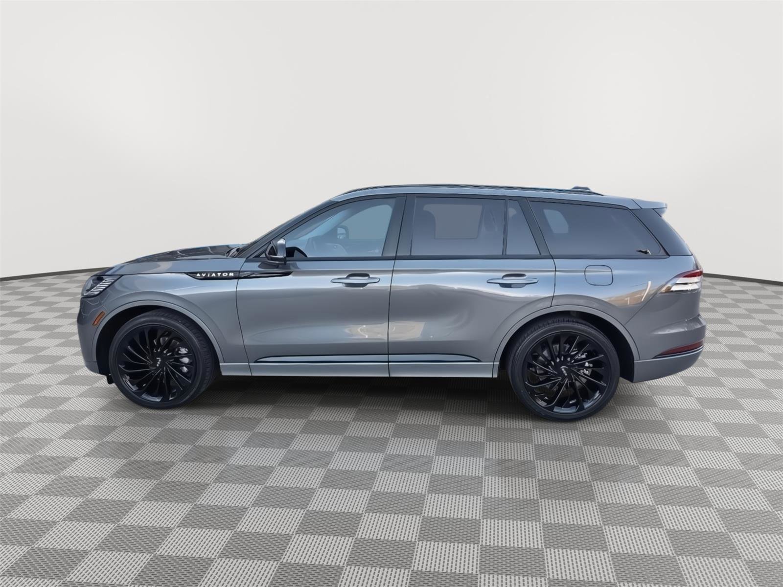 Used 2025 Lincoln Aviator Reserve w/ Equipment Group 201A image 8