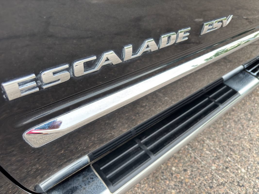 Used 2013 Cadillac Escalade ESV Platinum AWD/4WD image 16