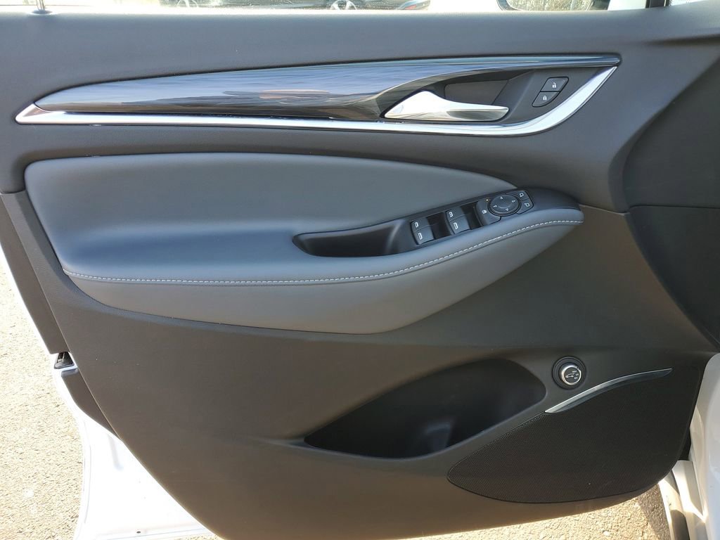 Certified 2023 Buick Enclave Essence image 21