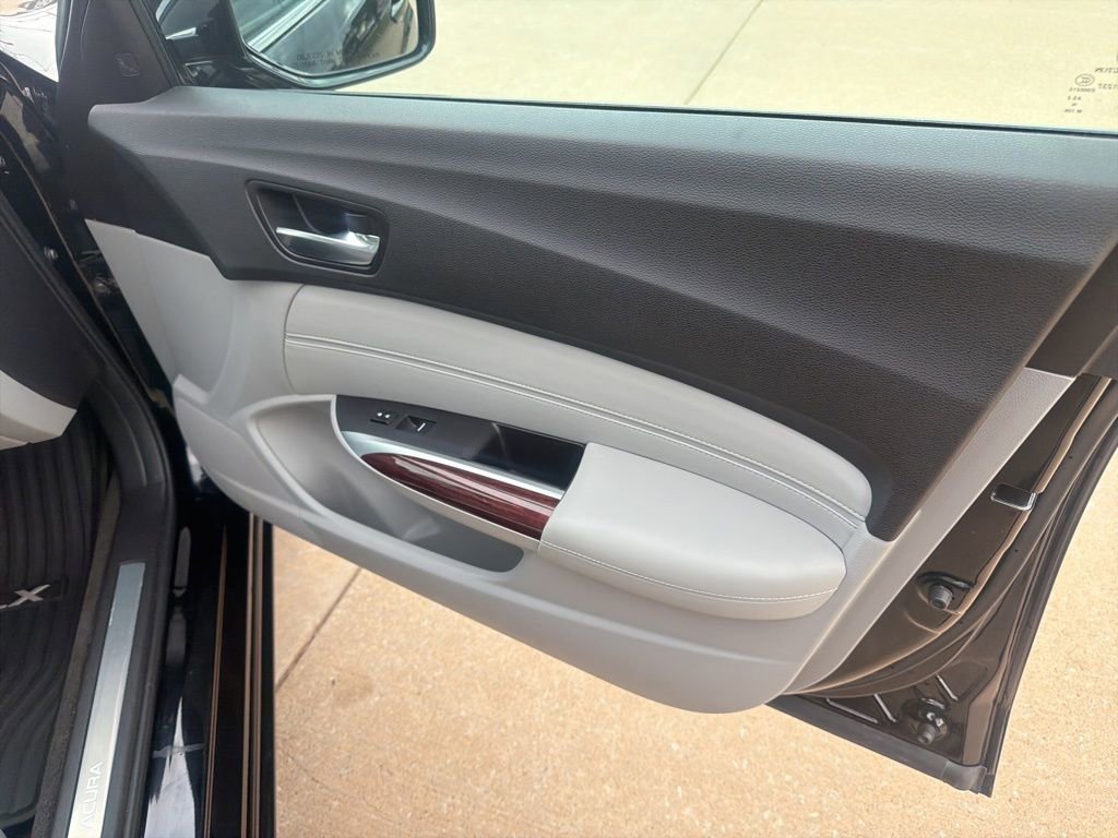 Used 2015 Acura TLX w/ Technology Package FWD image 27