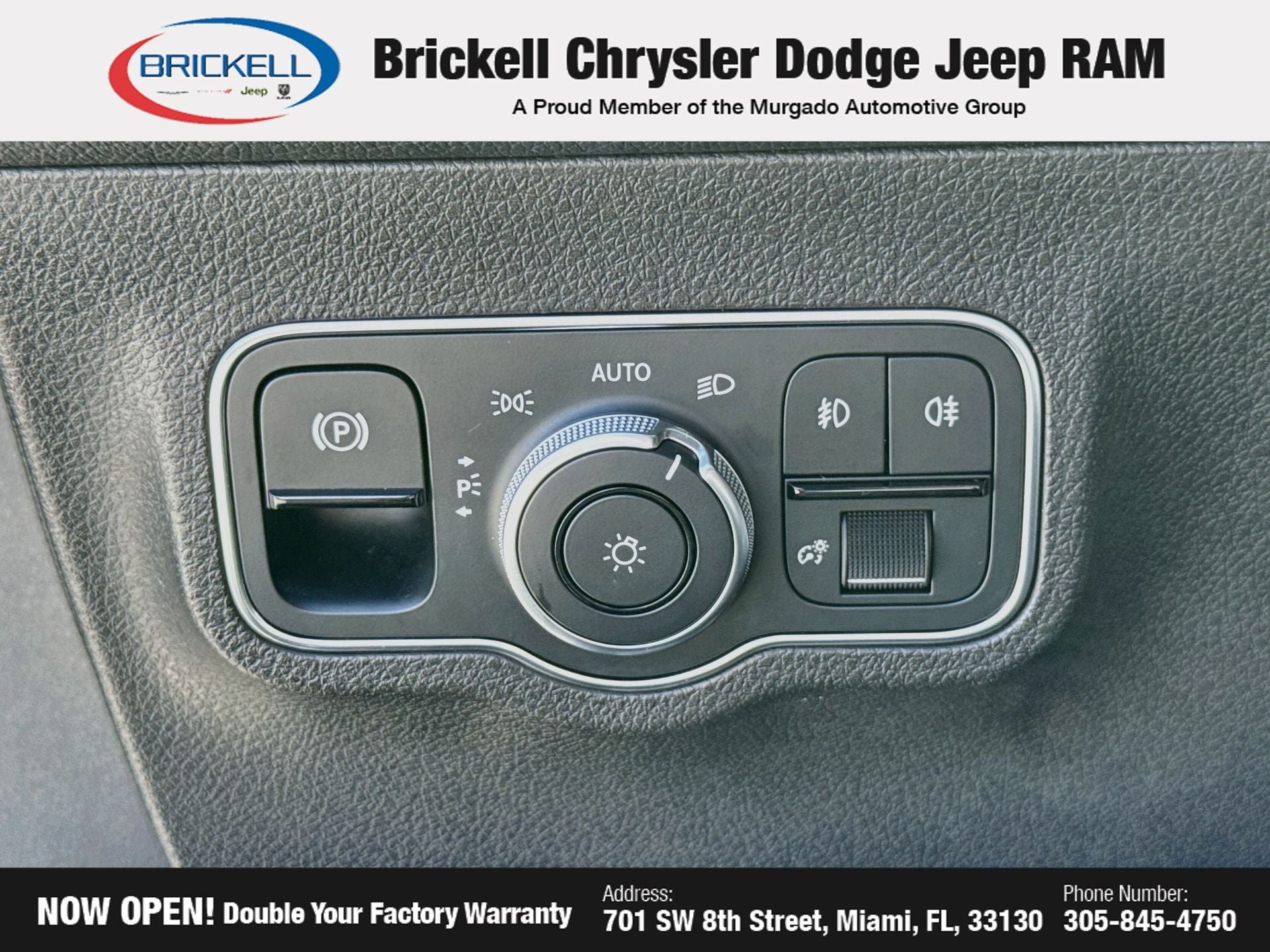 Used 2021 Mercedes-Benz GLB 250 w/ Premium Package image 35