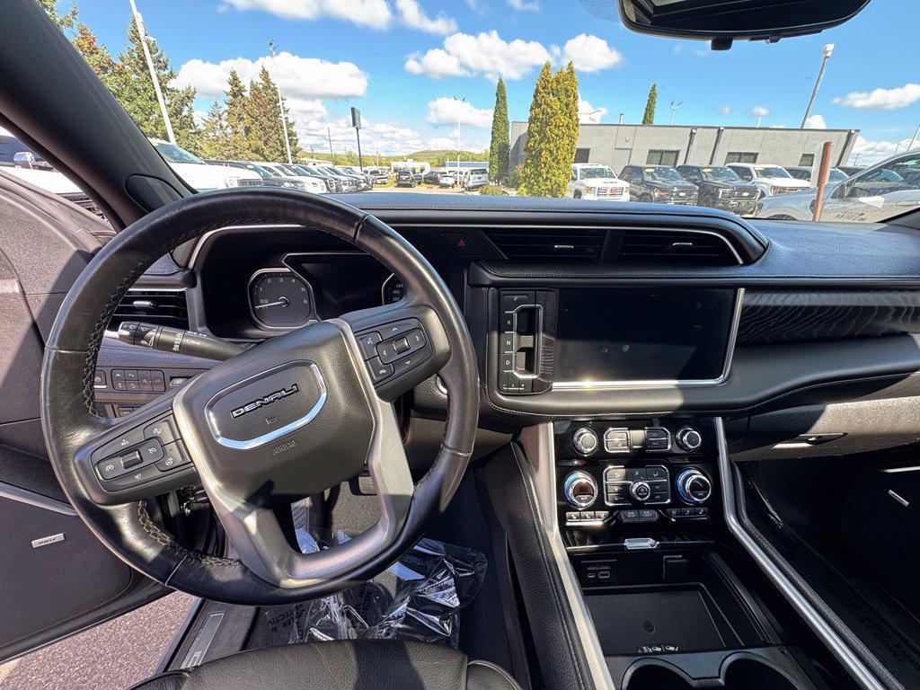 Used 2021 GMC Yukon Denali w/ Denali Ultimate Package AWD/4WD image 21