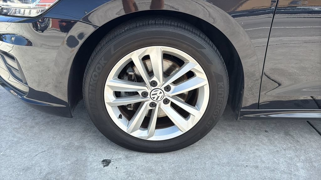 Used 2020 Volkswagen Passat 2.0T SE w/ Sunroof Package FWD image 18
