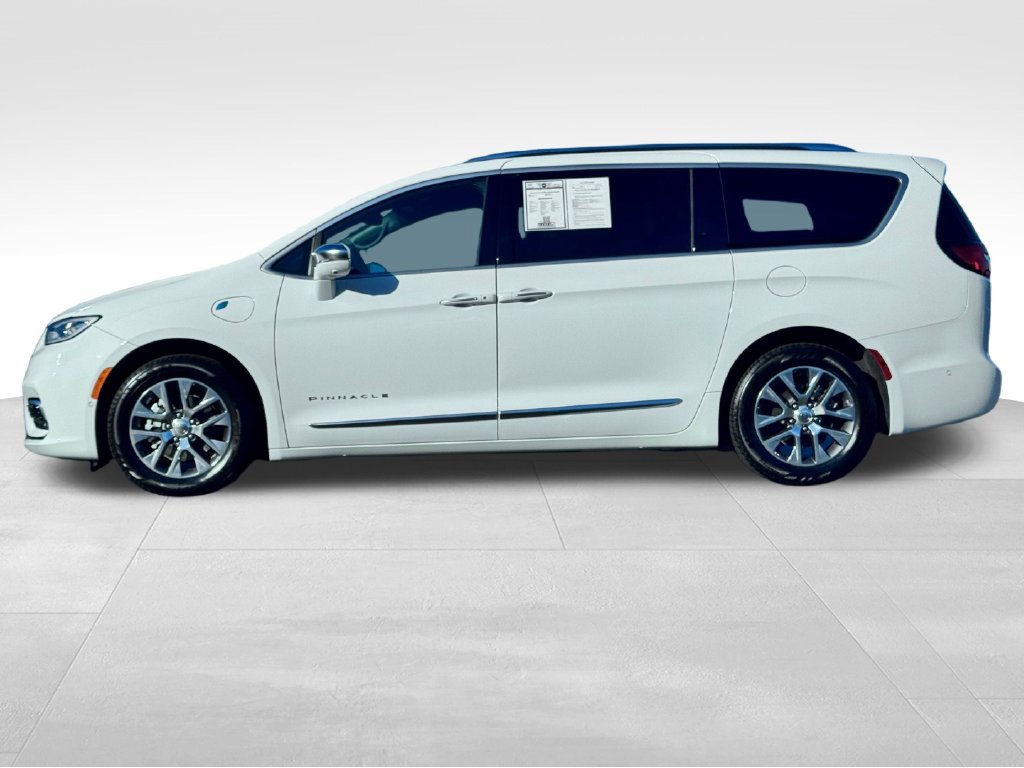 Used 2024 Chrysler Pacifica Pinnacle FWD image 4