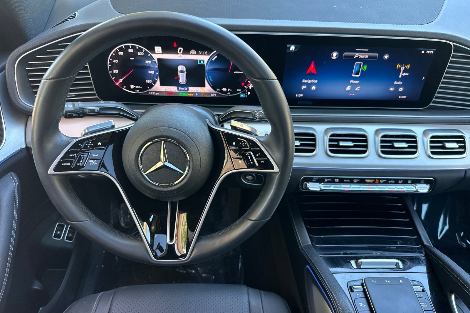 Used 2025 Mercedes-Benz GLE 450e 4MATIC image 32