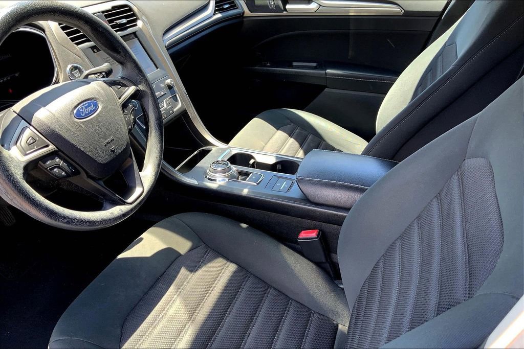 Used 2019 Ford Fusion SE image 15