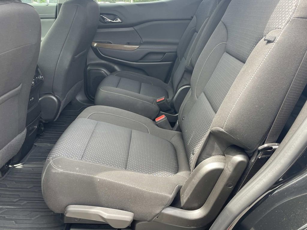 Used 2023 GMC Acadia SLE FWD image 13