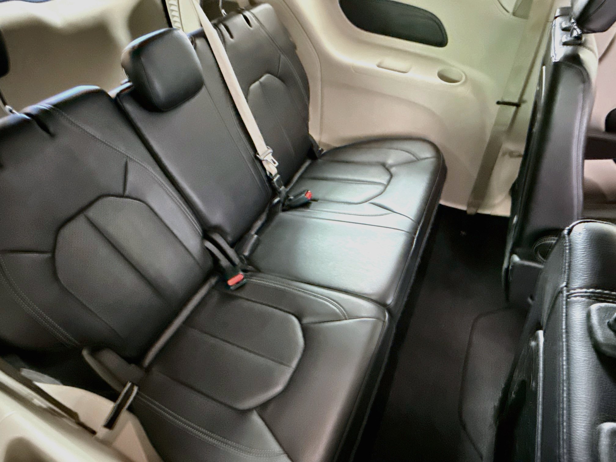 Used 2022 Chrysler Pacifica Touring-L FWD image 24