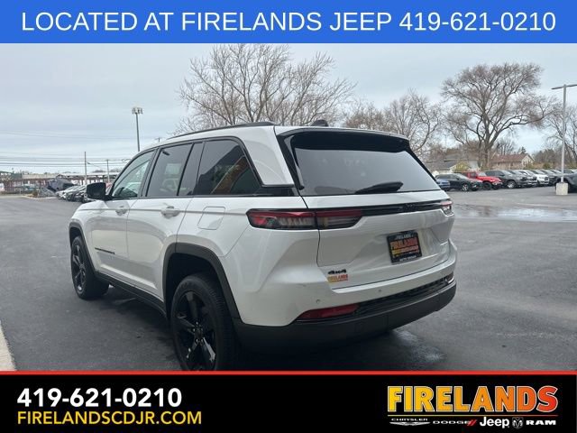 Used 2023 Jeep Grand Cherokee Altitude image 7