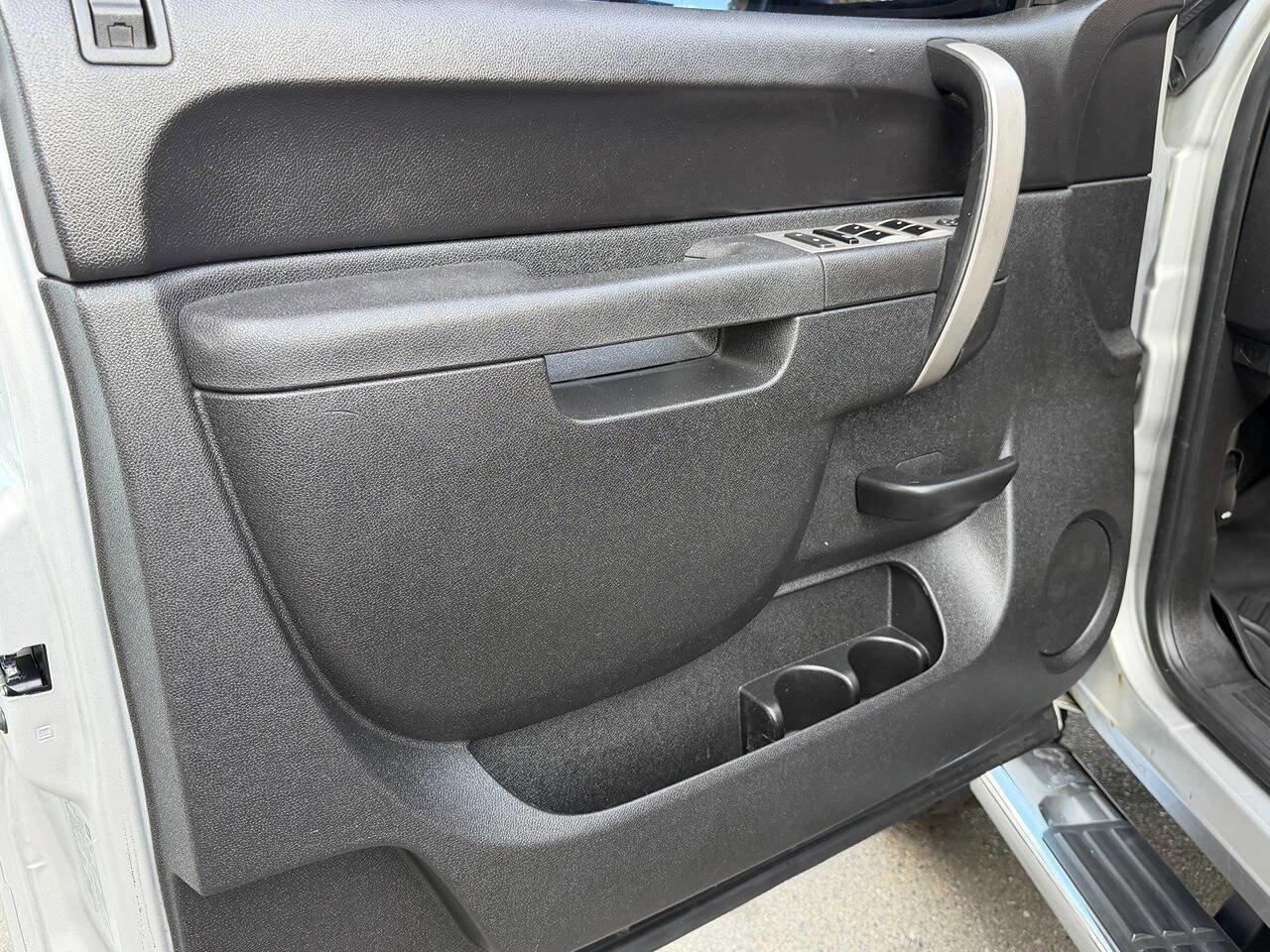 Used 2010 GMC Sierra 2500 SLE w/ Suspension Package, Off-Road image 18