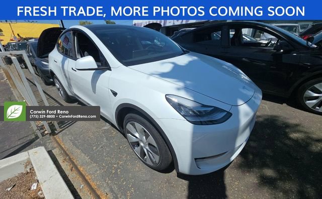 Used 2023 Tesla Model Y Long Range AWD/4WD image 1