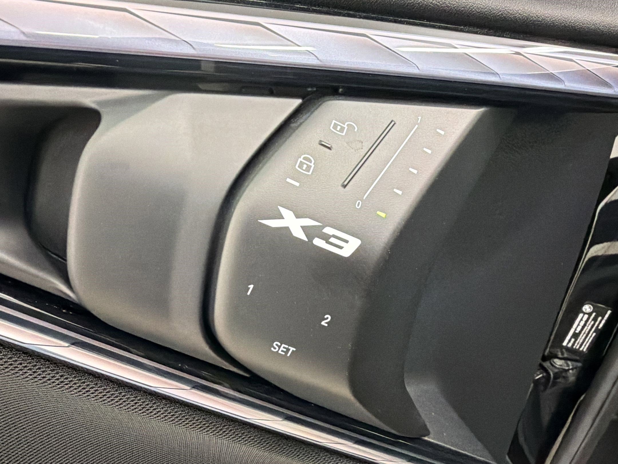 Used 2025 BMW X3 xDrive30i w/ Premium Package image 19