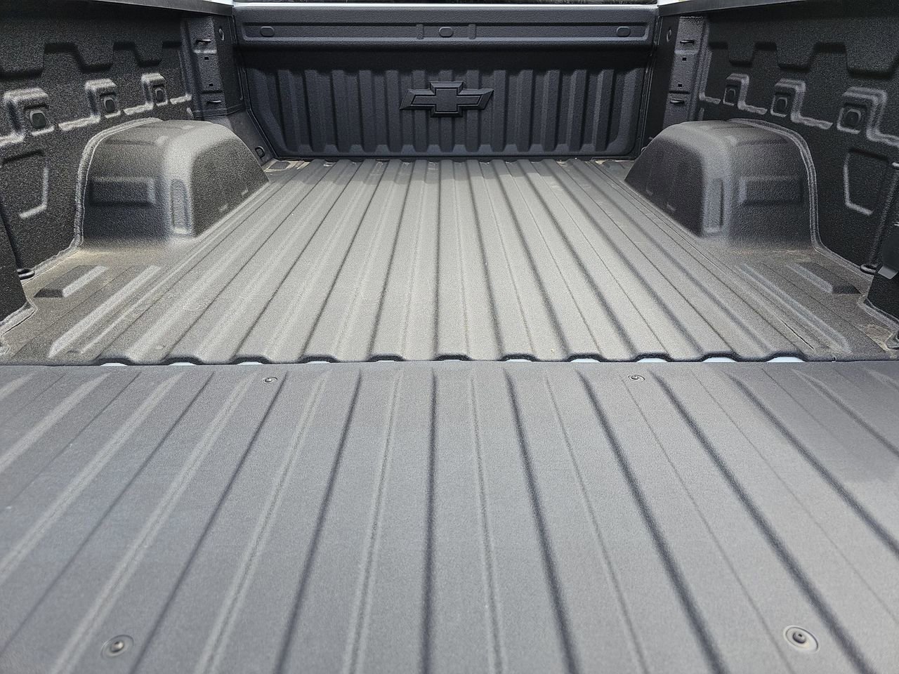 New 2026 Chevrolet Silverado 1500 Custom Trail Boss w/ LPO, Dark Essentials Package image 12