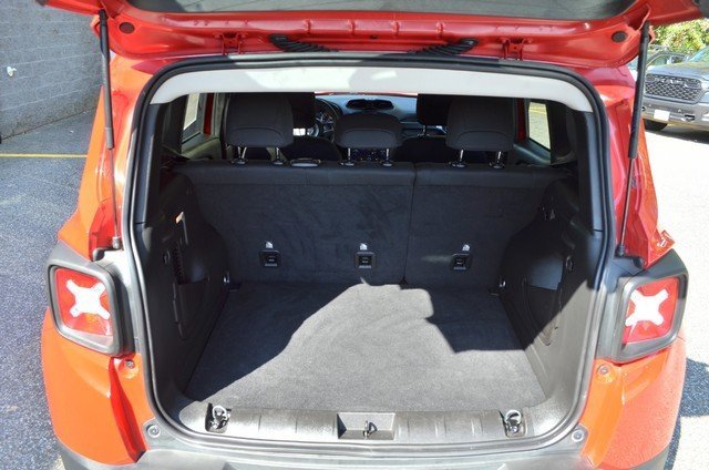 Used 2022 Jeep Renegade Latitude image 37