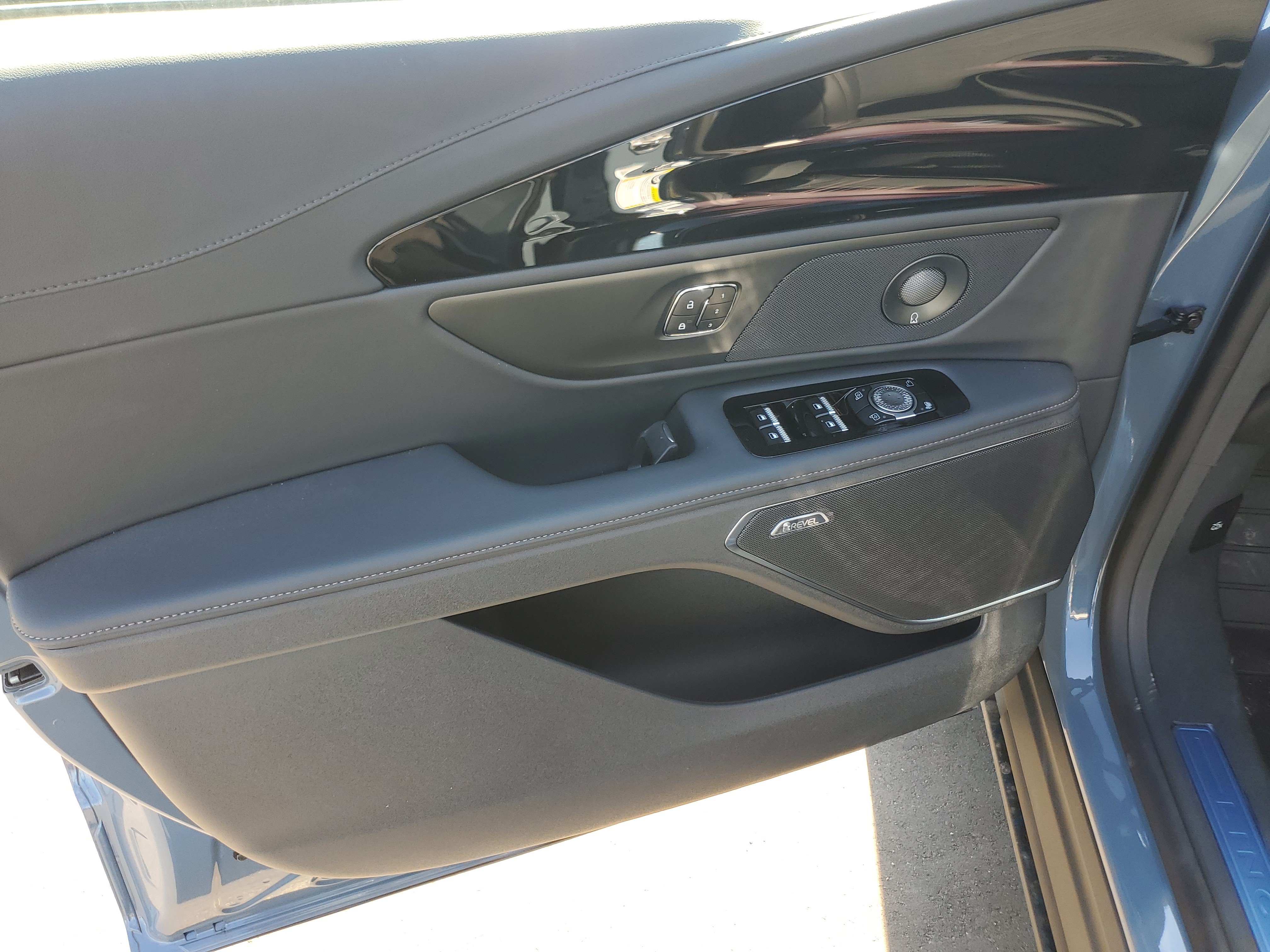 New 2026 Lincoln Nautilus Reserve w/ Jet Appearance Package AWD/4WD image 8