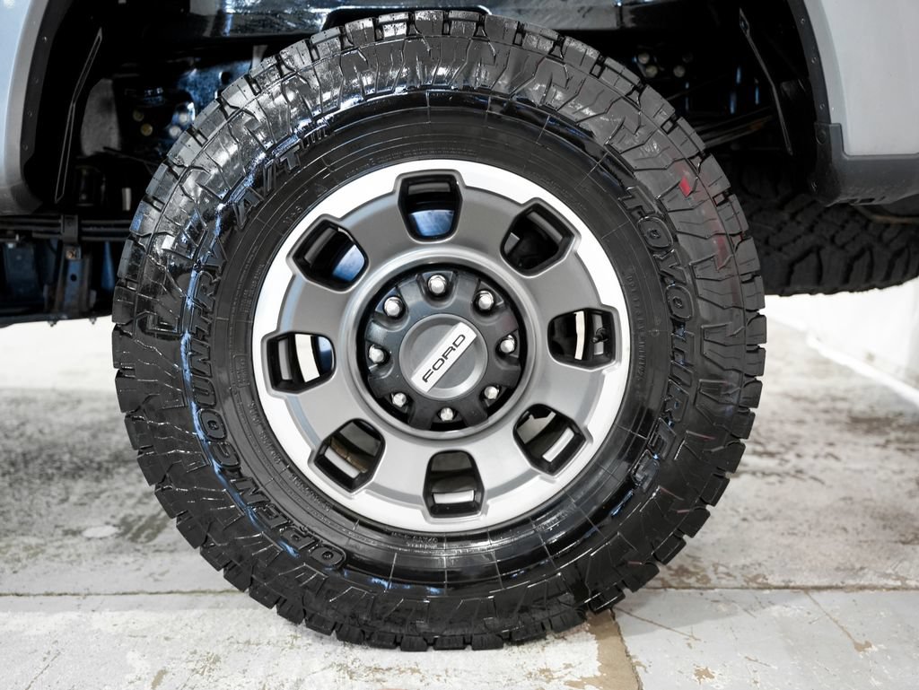 Used 2023 Ford F350 Platinum w/ Tremor Off-Road Package AWD/4WD image 35
