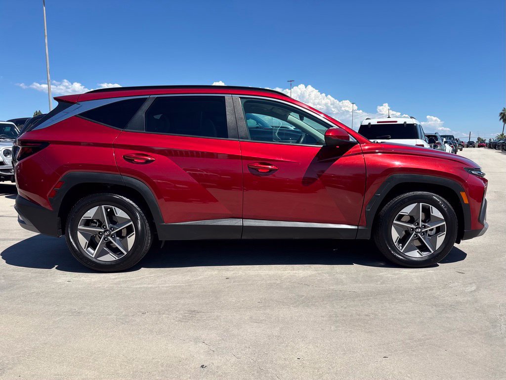 Used 2025 Hyundai Tucson SEL FWD image 2