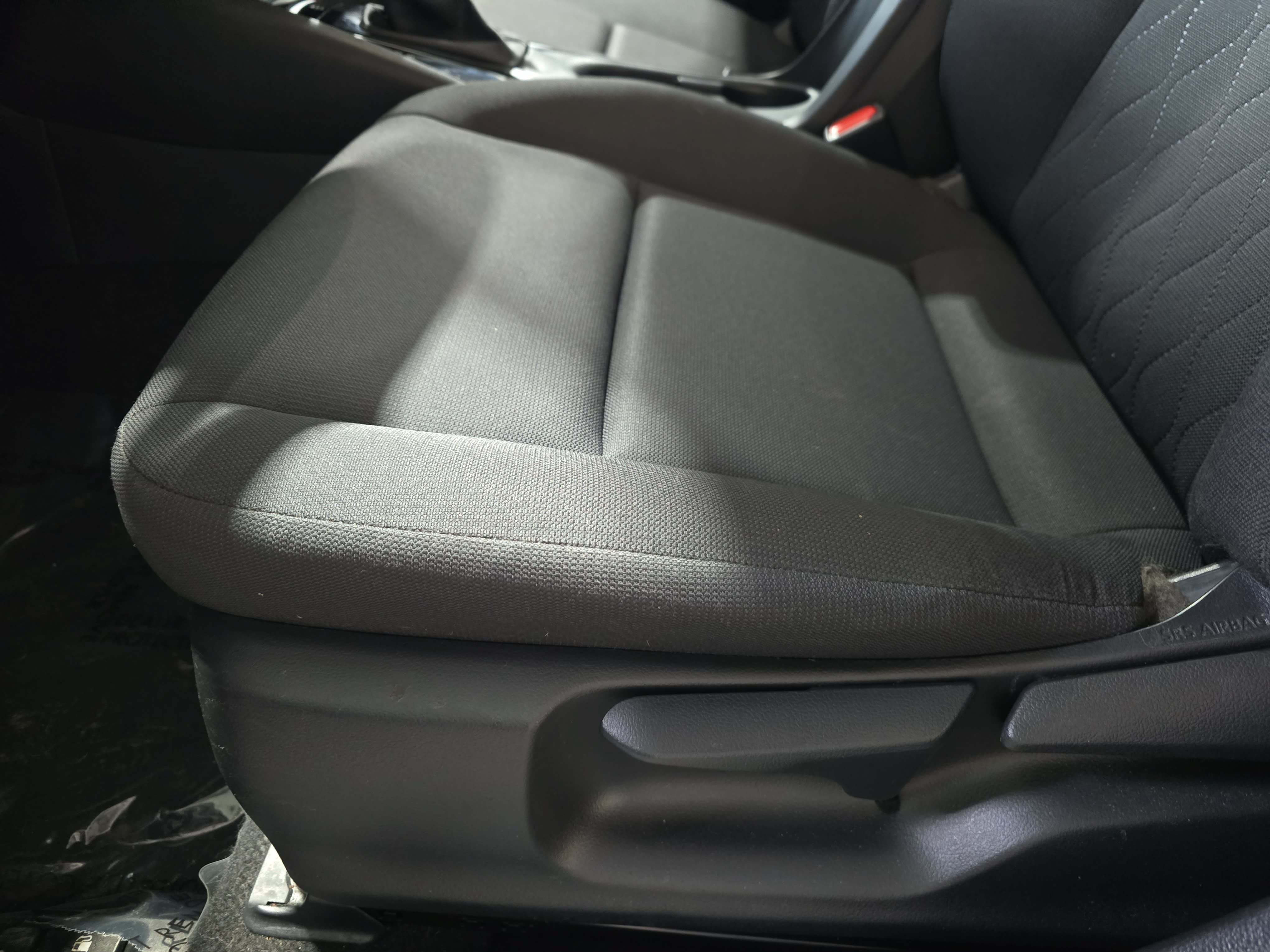 Used 2025 Toyota Corolla LE FWD image 29