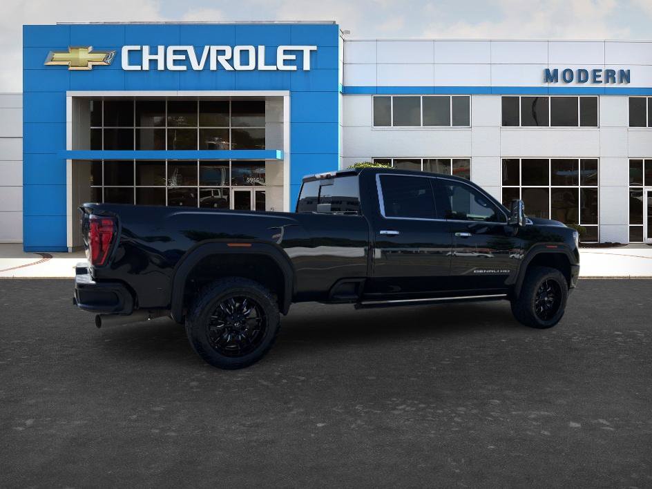 Used 2021 GMC Sierra 3500 Denali w/ Denali Black Diamond Edition AWD/4WD image 4