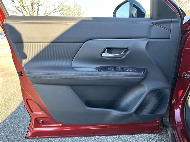 New 2026 Nissan Kicks SR image 14