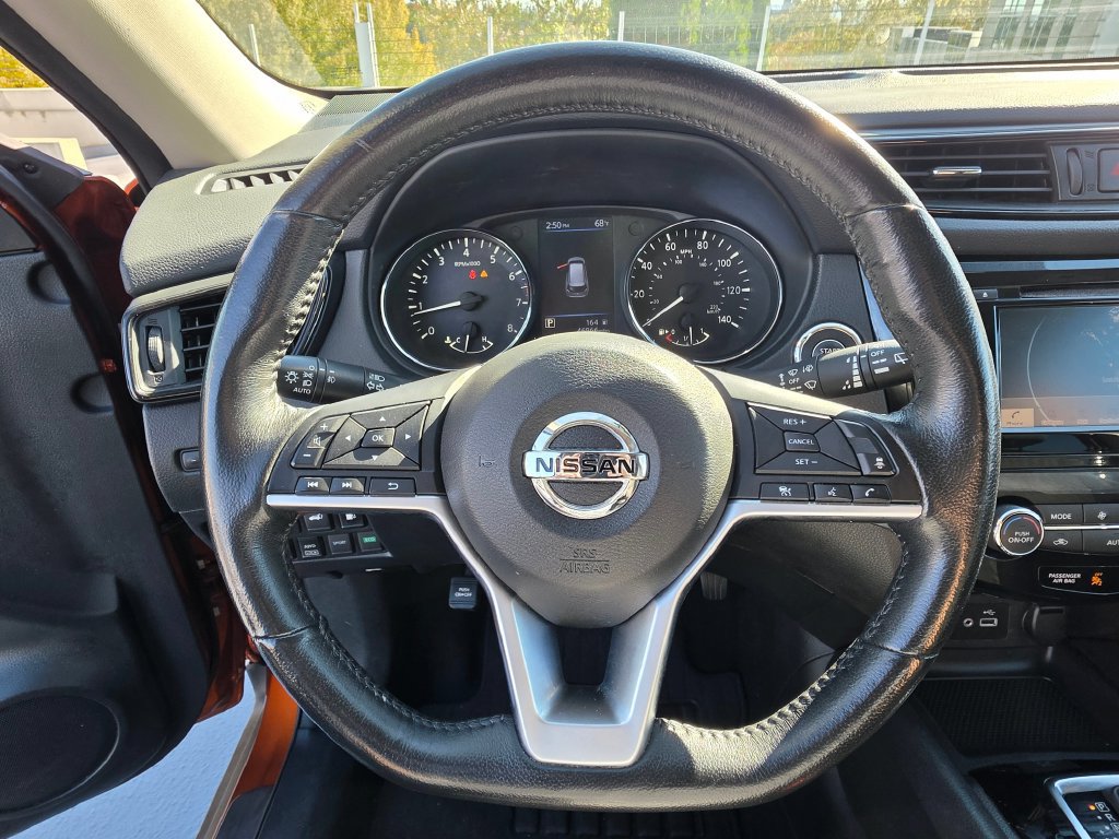 Used 2018 Nissan Rogue SV w/ Premium Package AWD/4WD image 25