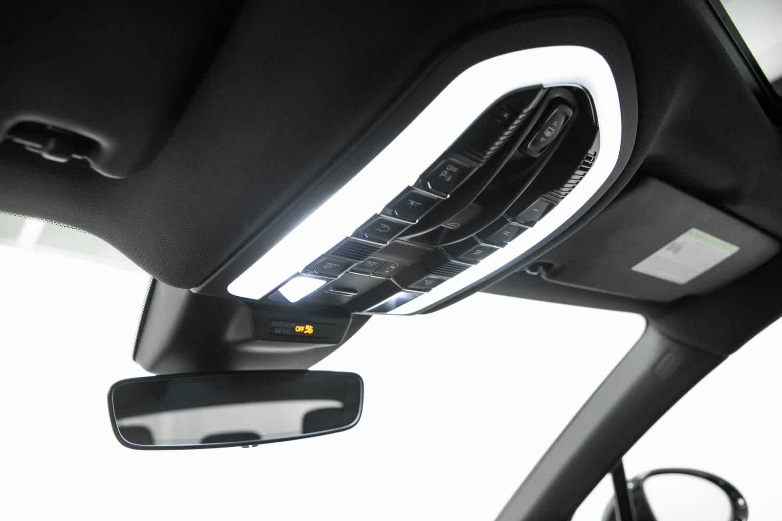Used 2024 Porsche Macan S AWD/4WD image 32