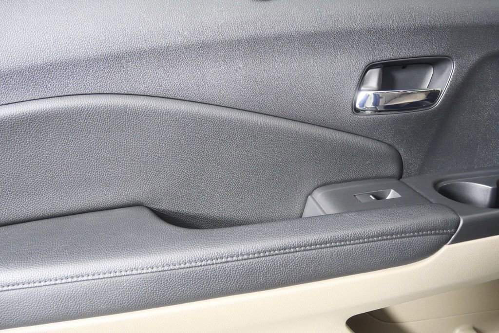 Used 2017 Honda Pilot Touring image 14