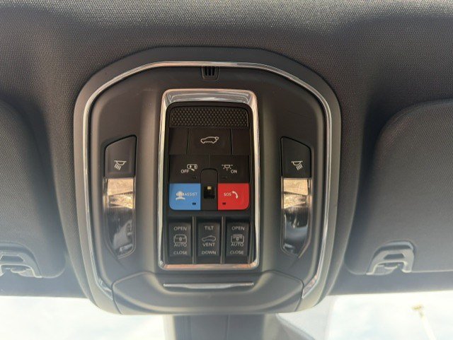Used 2026 Jeep Grand Wagoneer Limited AWD/4WD image 30