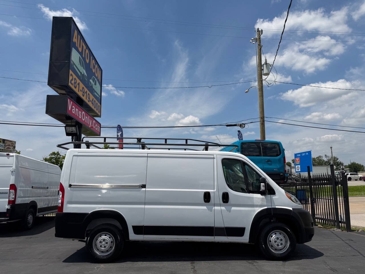 Used 2021 RAM ProMaster 2500 FWD image 3