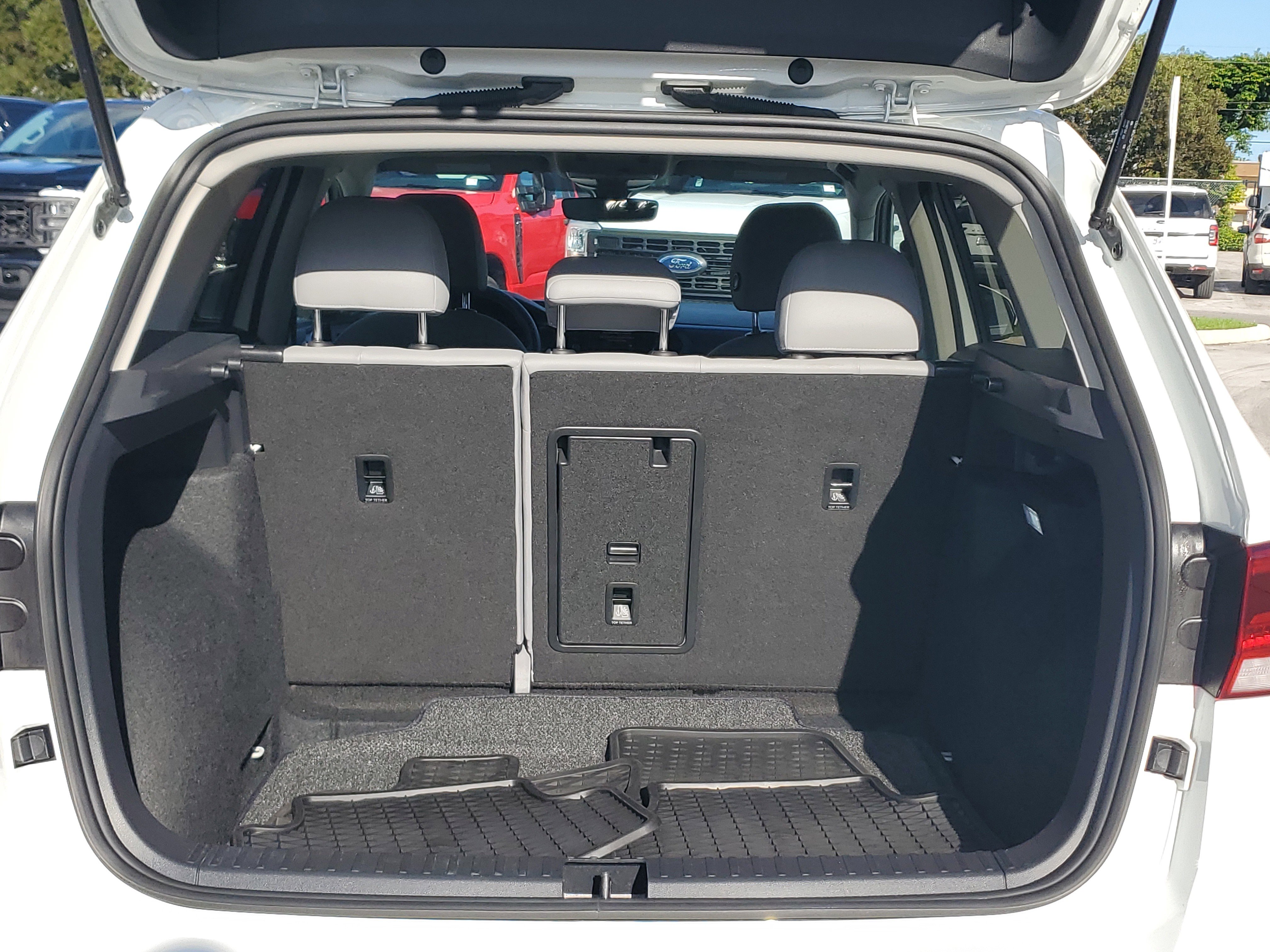 Used 2024 Volkswagen Taos SE image 14