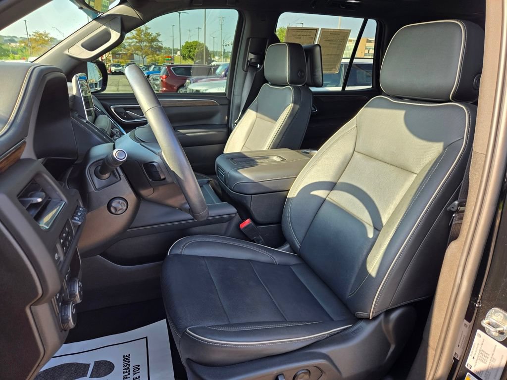 Used 2023 Chevrolet Tahoe Premier AWD/4WD image 18