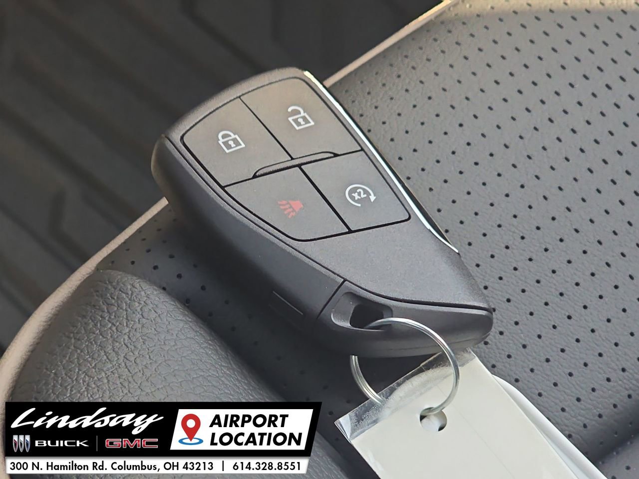 New 2025 GMC Canyon Denali w/ LPO, Denali Black Edition image 34