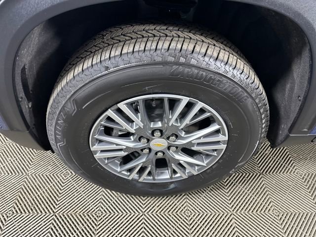 Used 2025 Chevrolet Traverse LT w/ Driver Confidence Package image 10