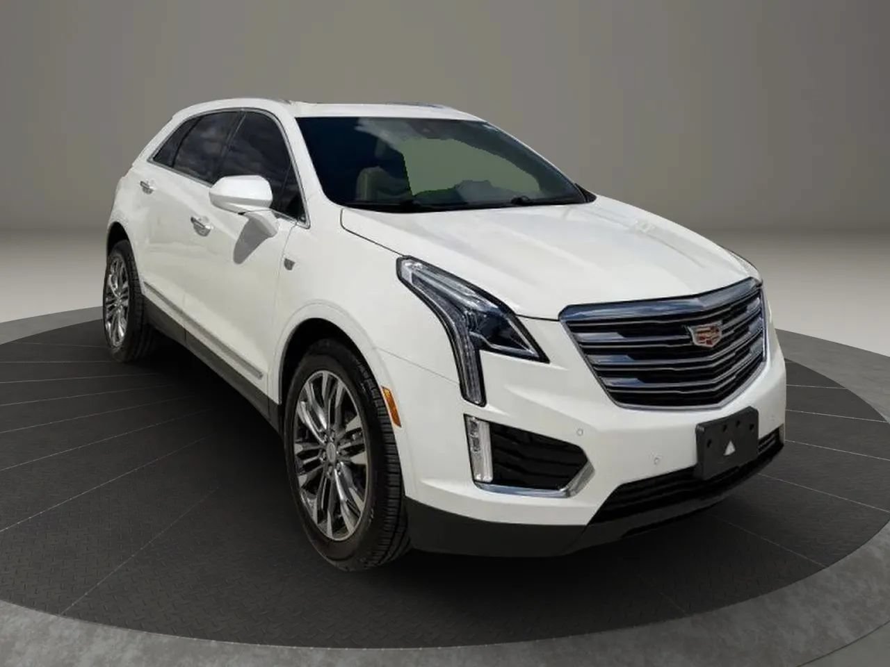 Used 2017 Cadillac XT5 Premium Luxury AWD/4WD image 1