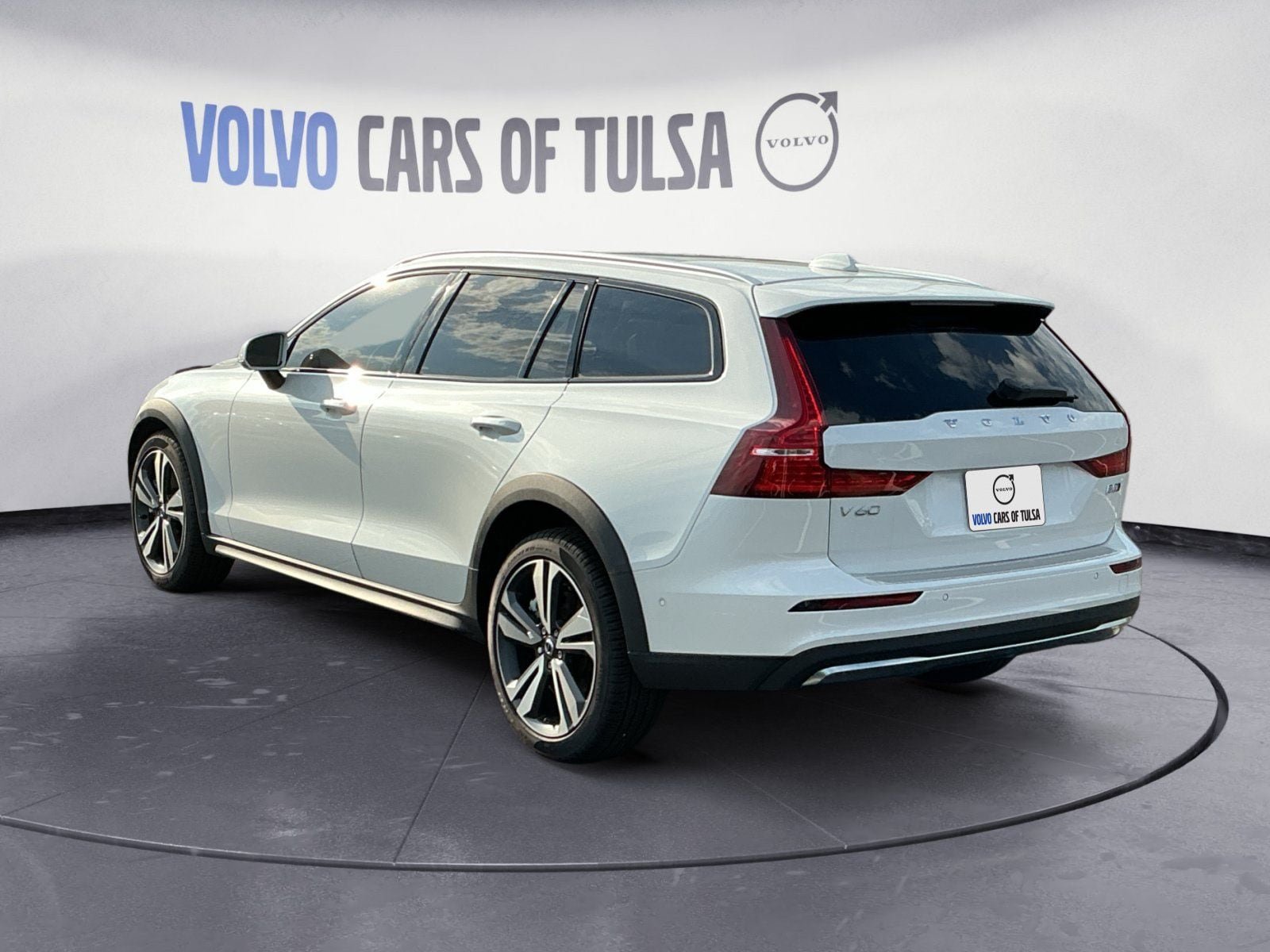 New 2026 Volvo V60 B5 Cross Country Plus w/ Protection Package Premier AWD/4WD image 3