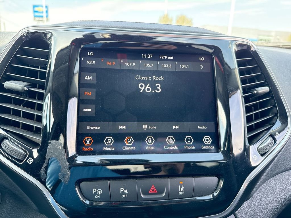 Used 2021 Jeep Cherokee Limited image 16