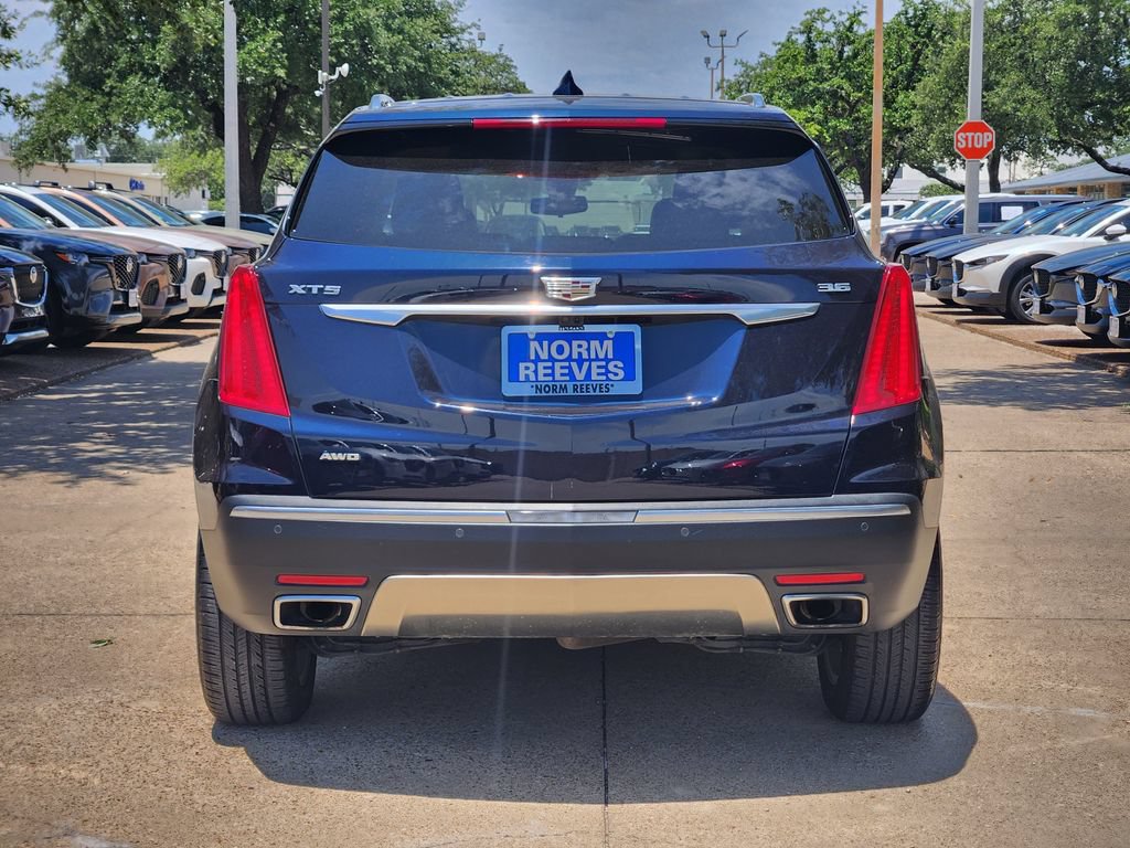 Used 2017 Cadillac XT5 Platinum AWD/4WD image 6