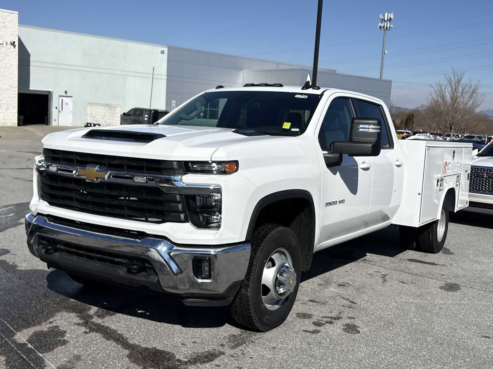 New 2025 Chevrolet Silverado 3500 LT w/ Convenience Package AWD/4WD image 4