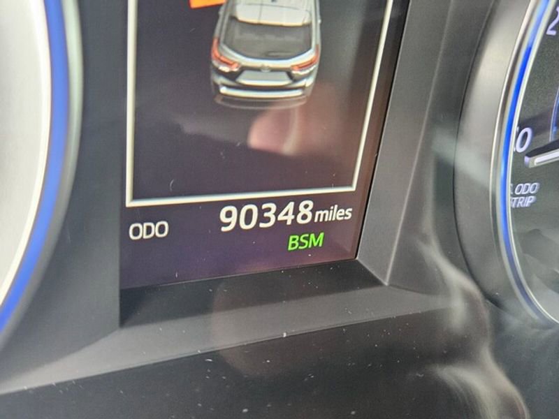 Used 2019 Toyota Highlander XLE image 32