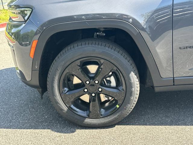 New 2026 Jeep Grand Cherokee L Limited RWD image 13
