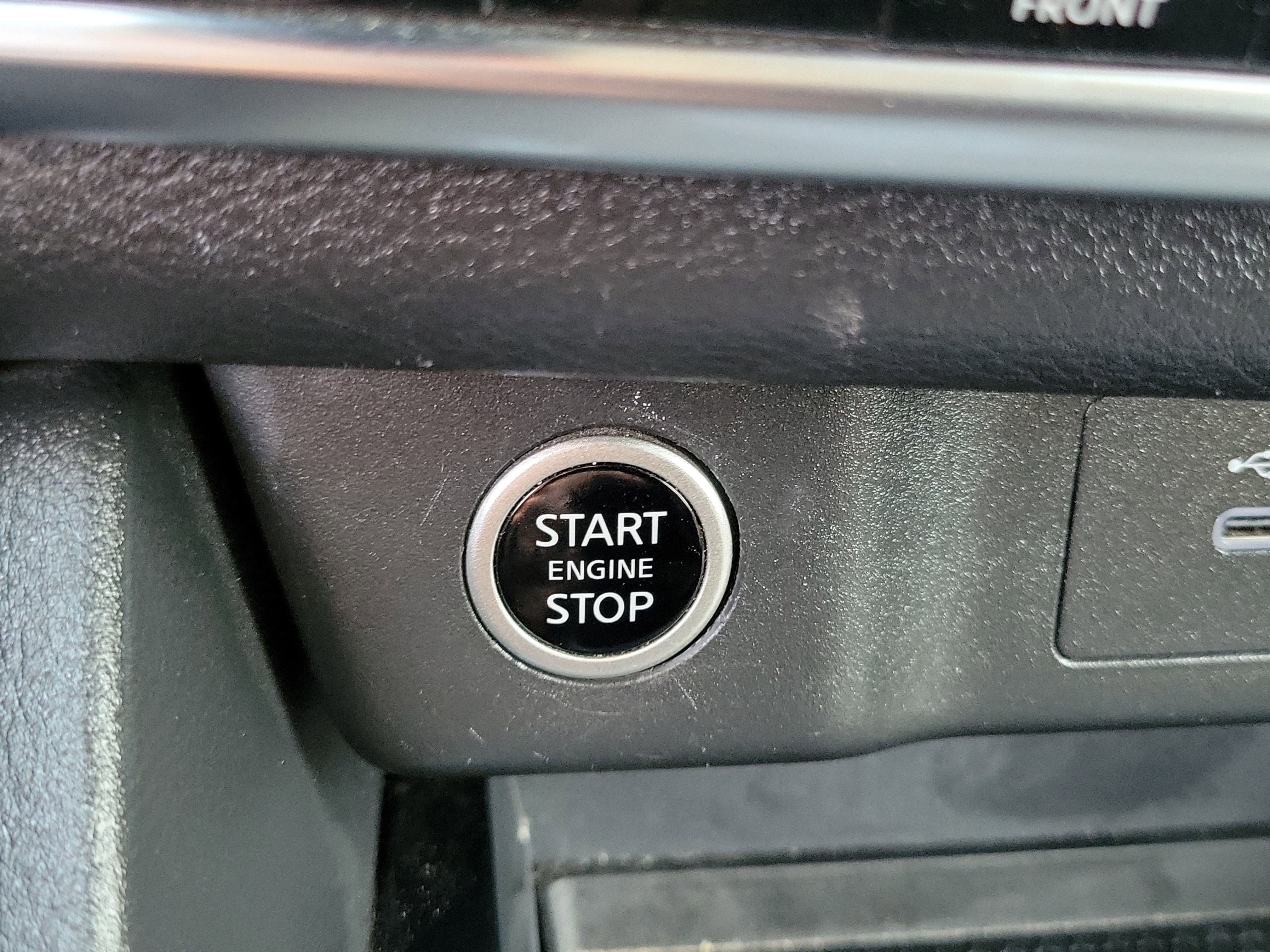 Used 2023 Nissan Rogue SV image 14